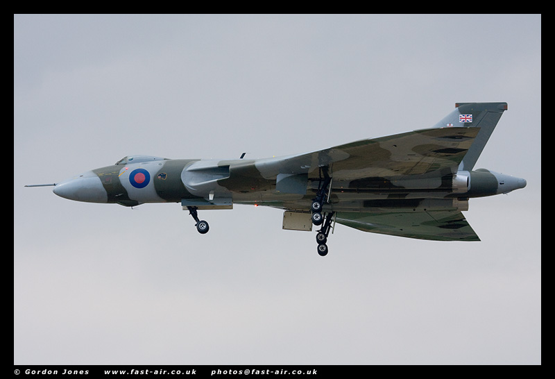 RAF-Avro-Vulcan-B2-XH558-Flypast-photo-1.jpg