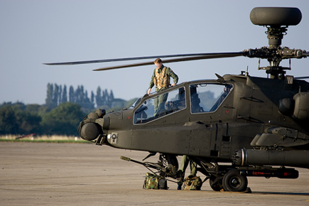 WAH-64 Apache ZJ23 on the ground - photo 3